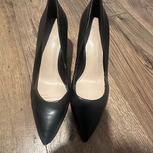 Kelly & Katie Black Pointed Toe Heels